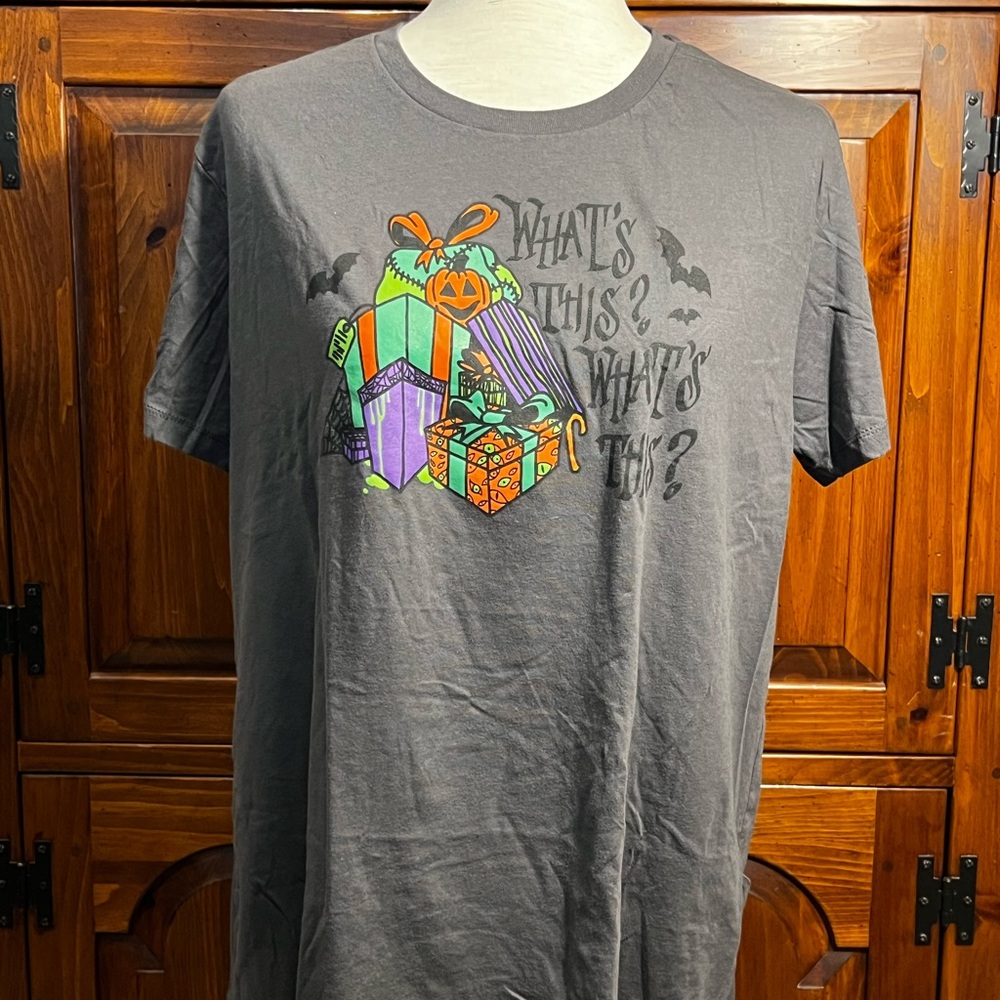 Unique Vintage Gray Nightmare Before Christmas Tee with Colorful Gifts